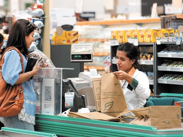 ACUERDO SALARIAL PARA LOS EMPLEADOS DE COMERCIO.-