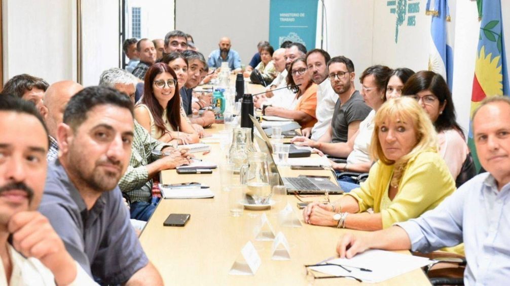 PASO A CUARTO INTERMEDIO LA PARITARIA BONAERENSE.-