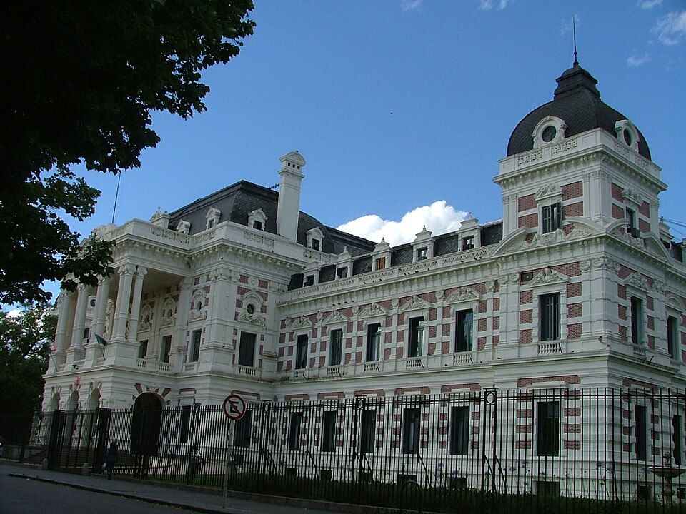 LAS PARITARIAS EN LA PROVINCIA DE BUENOS AIRES.-