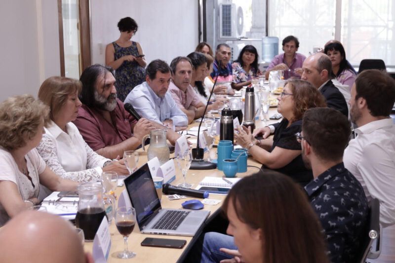 HUBO UNA NUEVA OFERTA SALARIAL PARA LOS DOCENTES BONAERENSES.-