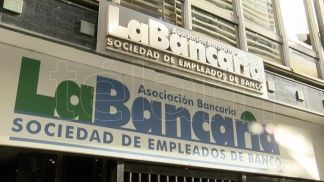 AUMENTO SALARIAL PARA LOS EMPLEADOS BANCARIOS.-