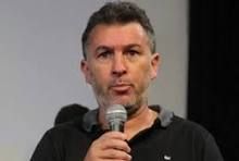 ESTEBAN MARCELO TERNADO PARA UN PREMIO.-